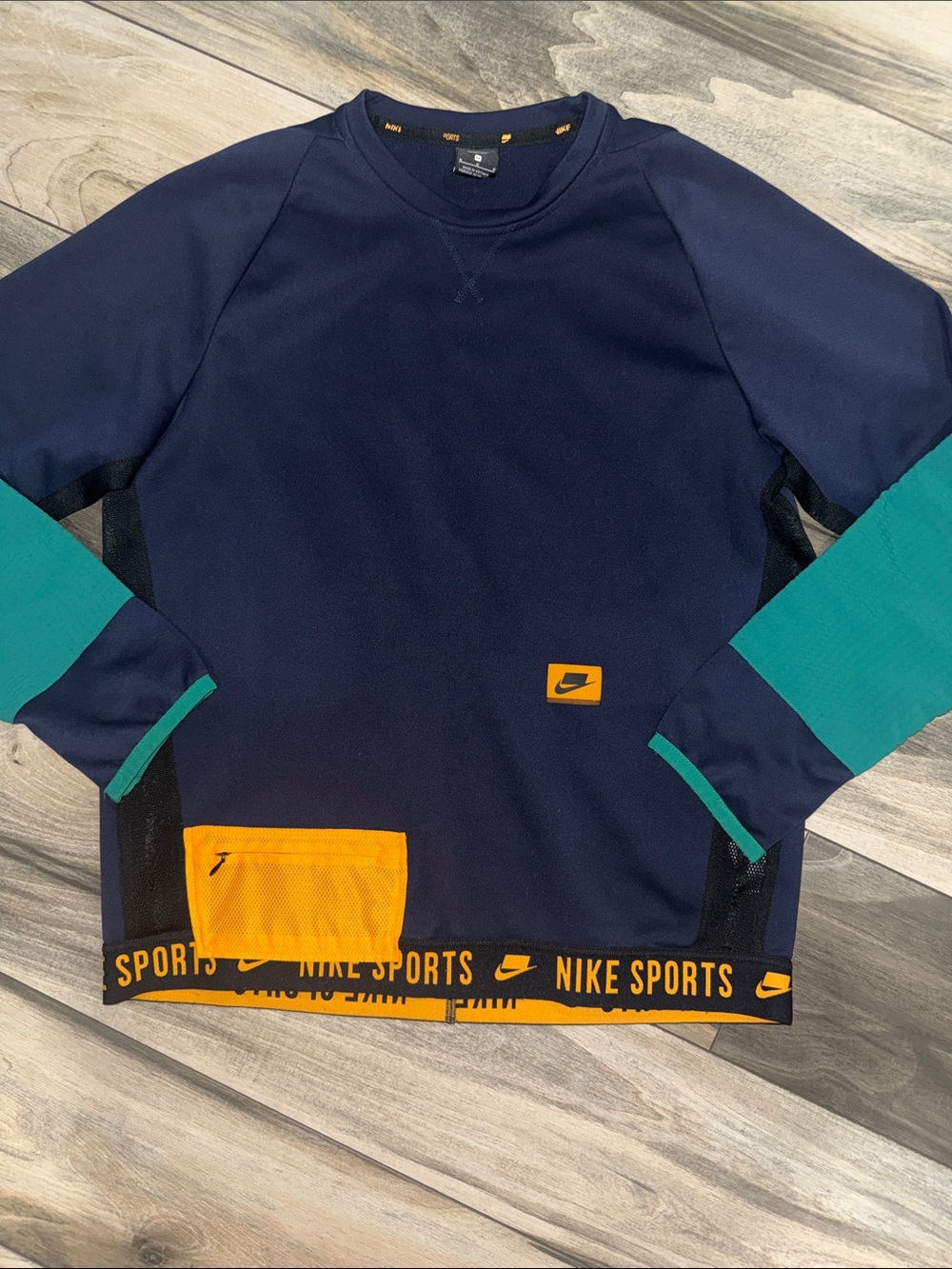 Nike Therma Fleece Colorblocked Pullover Crew Neck Medium retro